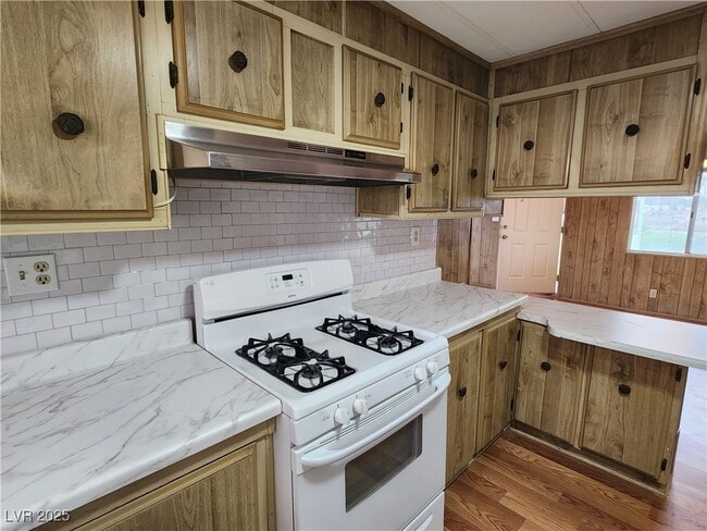 Photo - 1111 Hardy Ln