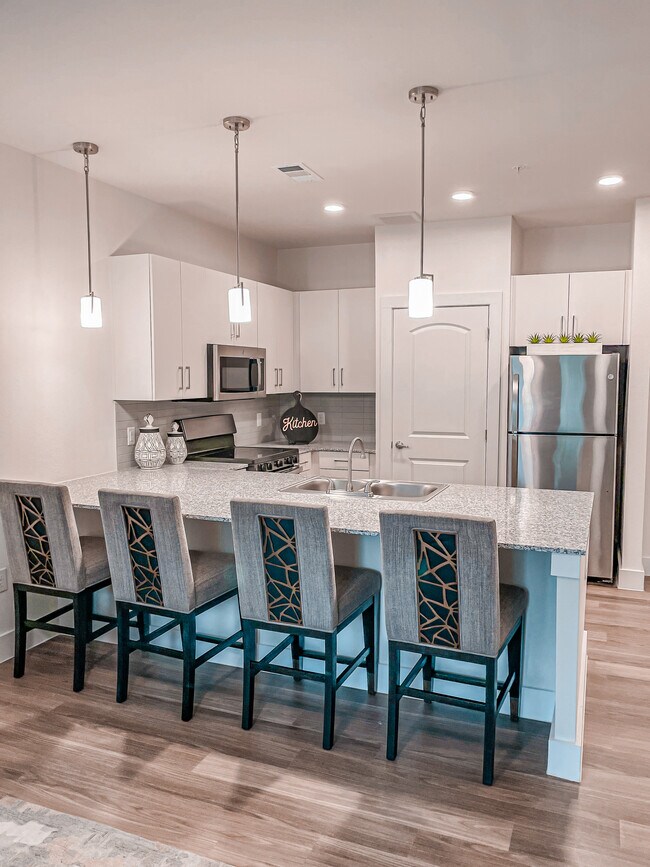 Avanti Legacy Valor Heights