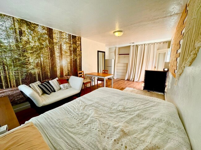 Photo - 12845 Gilmore Ave