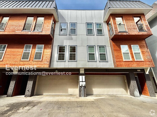 Building Photo - 2318 Stutz Dr Rental
