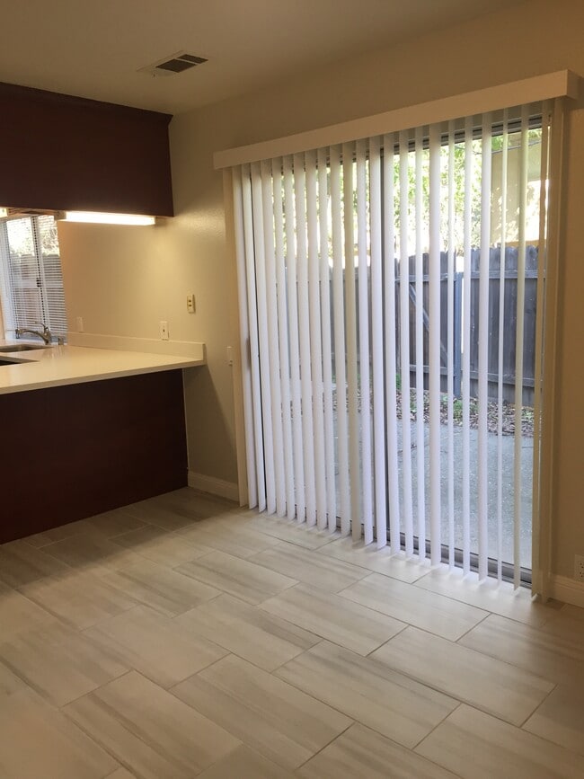 Photo - 1575 Drake Dr