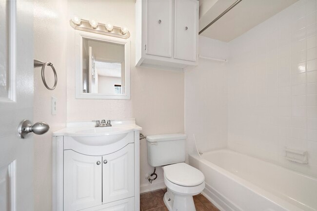 Photo - 711 Holiday Dr