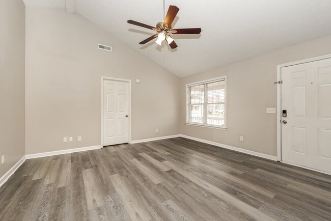 Photo - 1585 Ridgemont Dr