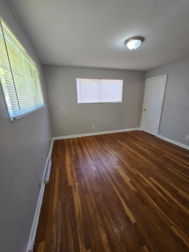 Photo - 2415 Castle Dr