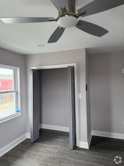 Building Photo - 115 Oak St Unit Front Right Rental