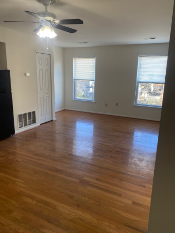 Photo - 9309 James St Unit 1