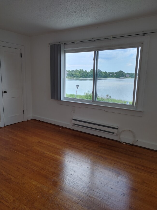 Living Room - 3837 Beach Ave Unit # 3