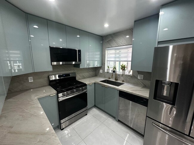 Photo - 7432 Hazeltine Ave Unidad 7
