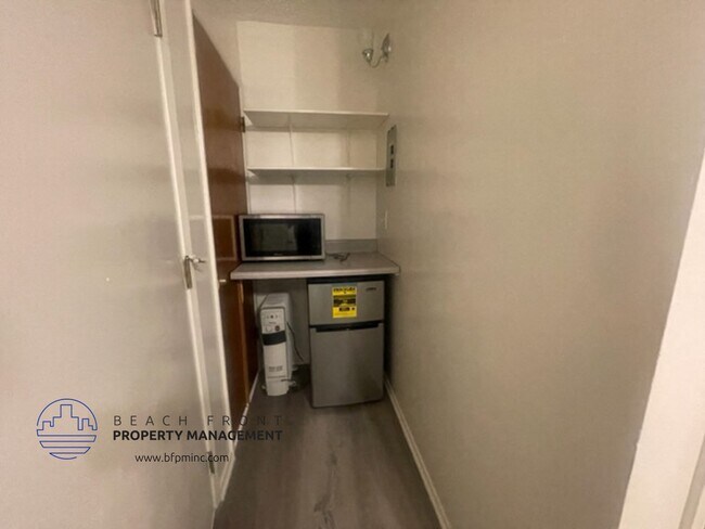 Photo - 2521 Mathews Ave.