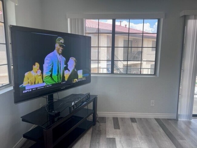 Photo - 1BR Furnished Recent Remodeled!! Unidad 28