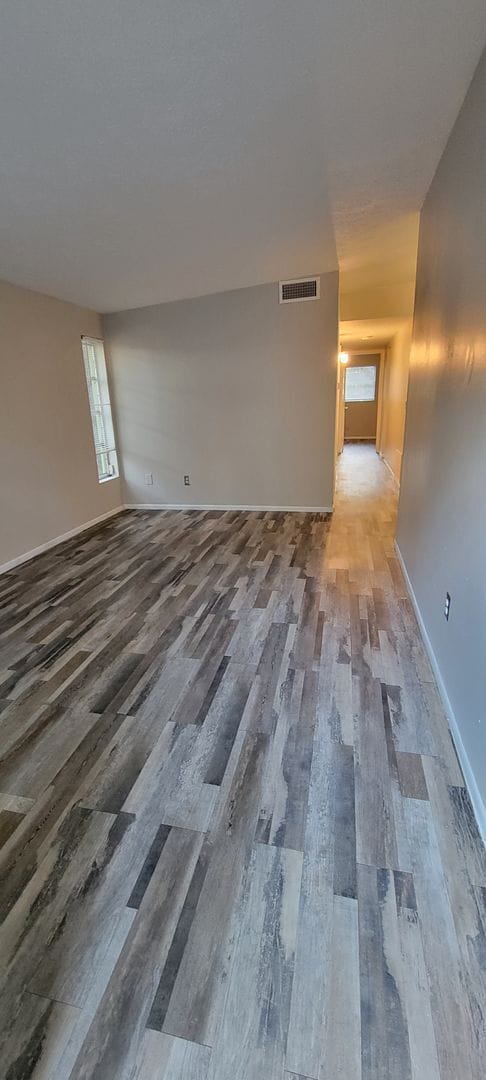 Photo - 2 BEDROOM 1 BATH DUPLEX CLOSE TO USF AND BUSCH GARDENS