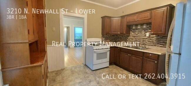 Photo - 3210 N Newhall St Unit Lower