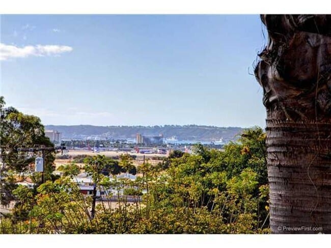 Building Photo - $3,100 - 2 Bed / 2 Bath Condo in Mission H...