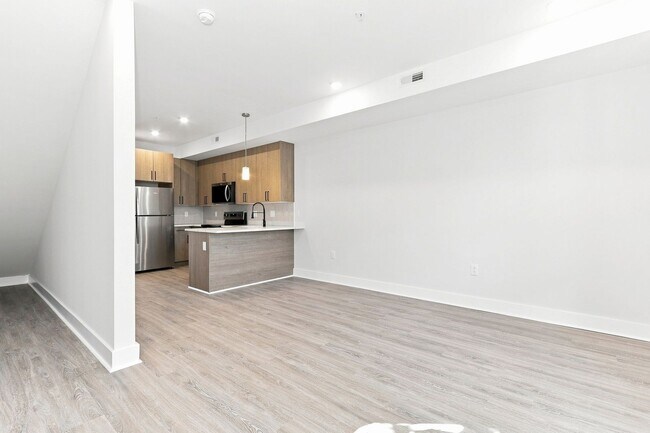 950 N 43rd St Unit 950 N 43rd - Unit 2