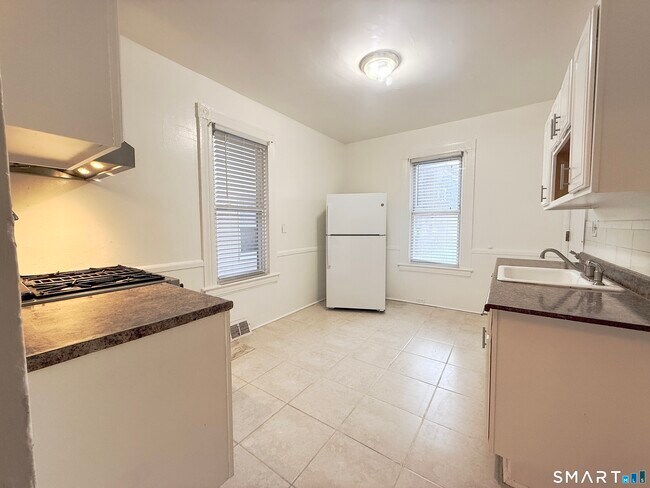 Photo - 517 Brooks St