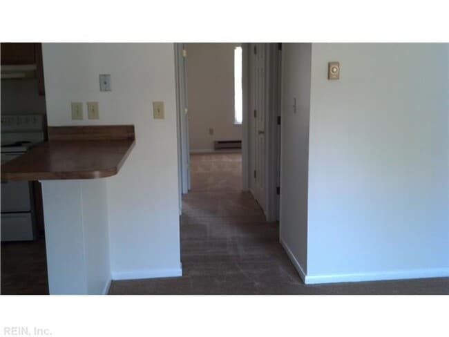 Photo - 9643 Beaumont St