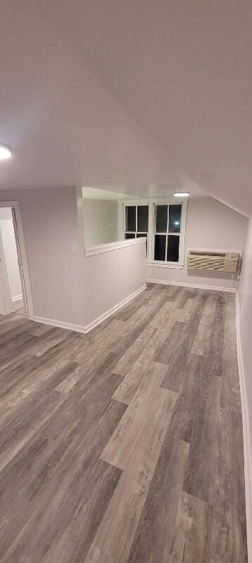 Photo - 122 E Scott St