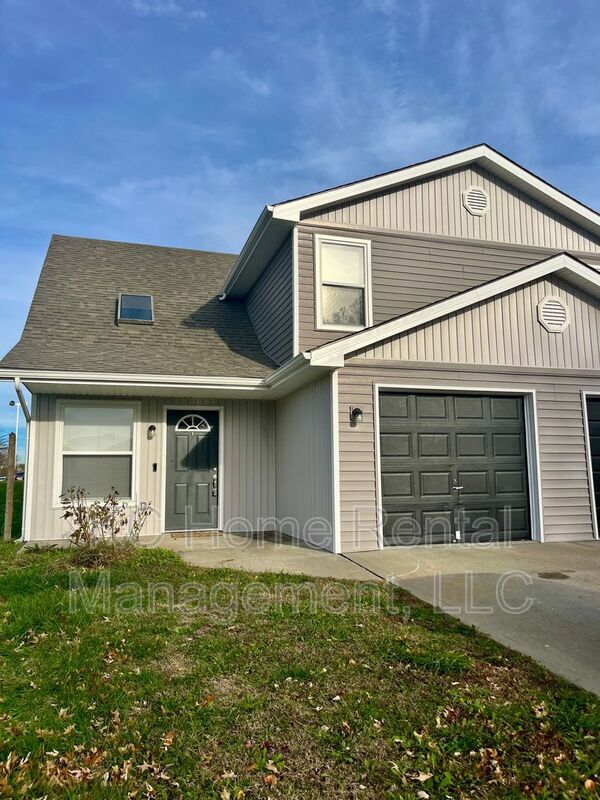 Photo - 832 Spring Ct Townhome