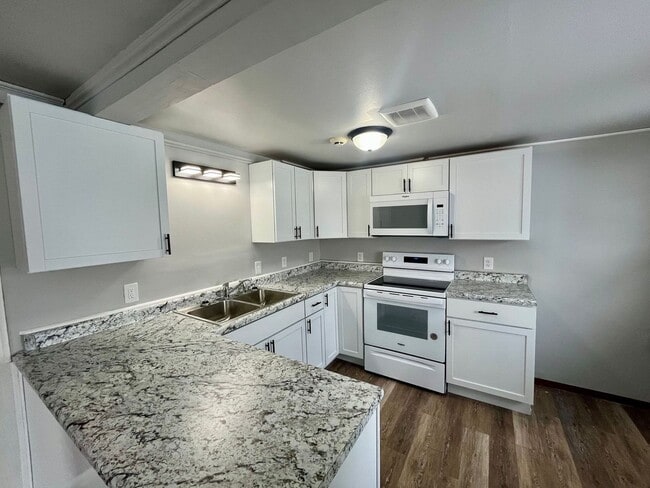 Photo - 727 Washington St Apartment Unit Upper