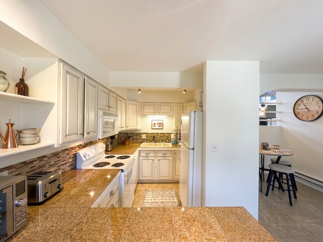 111 Corinthian Cir