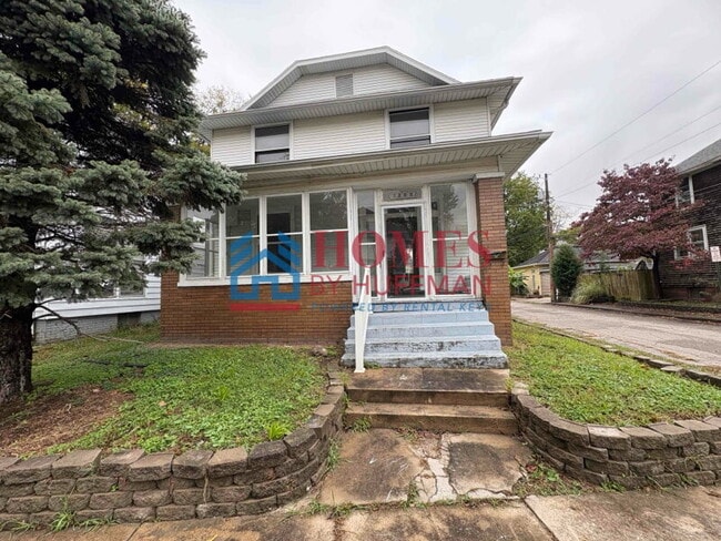 Building Photo - Spacious 3 Bedroom House | Two-Story | Loc...