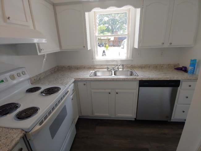 Photo - 203 E Caroline Ave