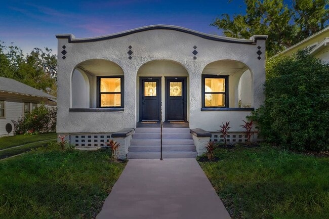 Photo - 713 1/2 Johnson Ave