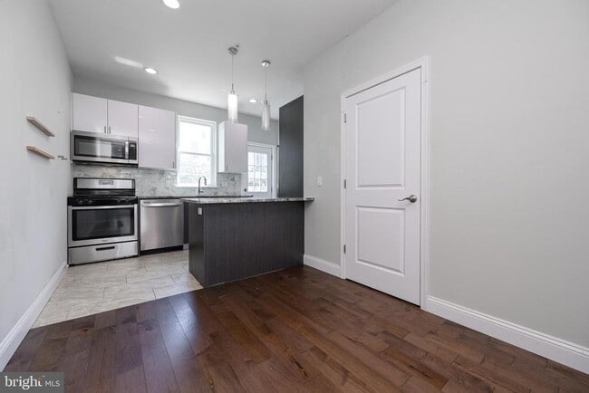 Photo - 1439 N Newkirk St