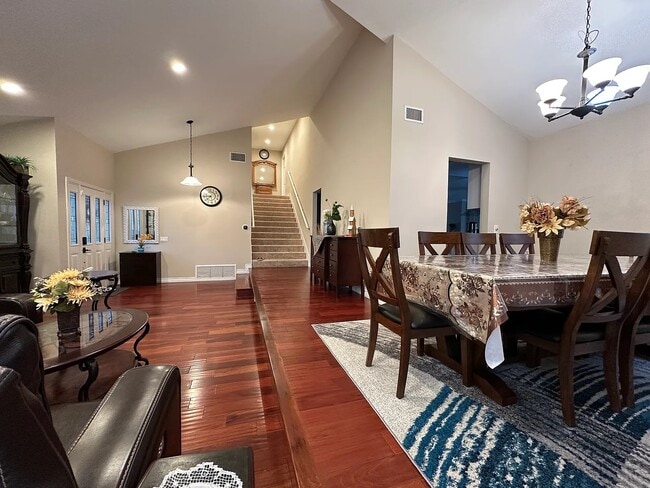 Photo - 11 Deerwood E