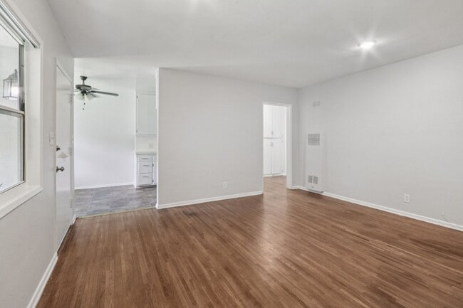 Photo - 652 Veteran Ave