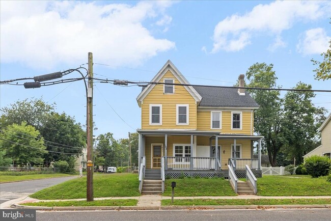 Photo - 162 S Main St