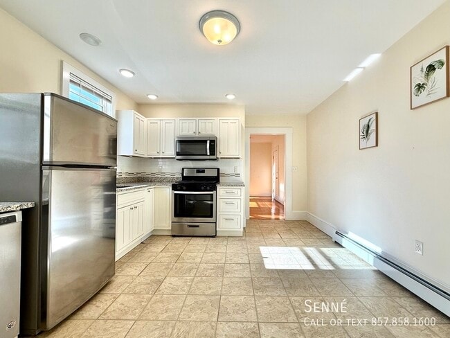 Building Photo - 10 Garrison Ave Unit PH7