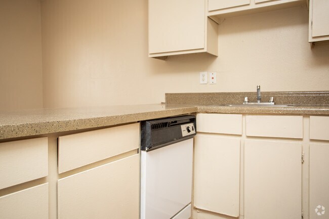 2BD/2BA - 1030 SF Kitchen
