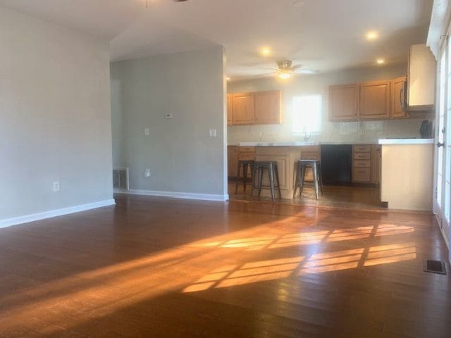 Photo - 1560 Whittier Ave