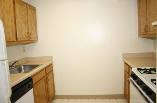 Photo - 900 Westgate Ave Unit #900