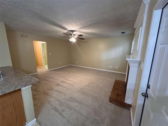 Photo - 1060 Litchfield Way SW