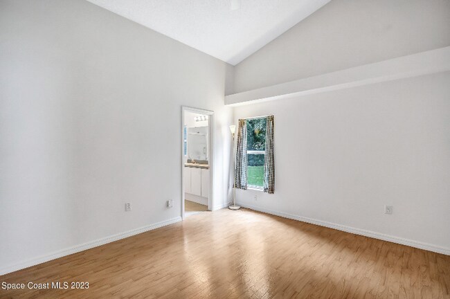 Photo - 958 Pine Creek Cir NE