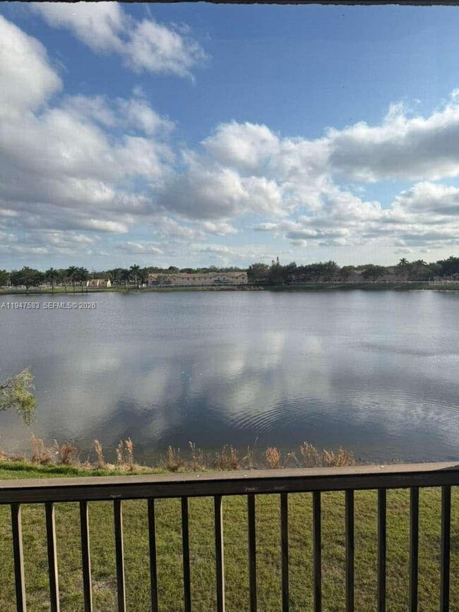 Photo - 8710 N Sherman Cir Unit 304