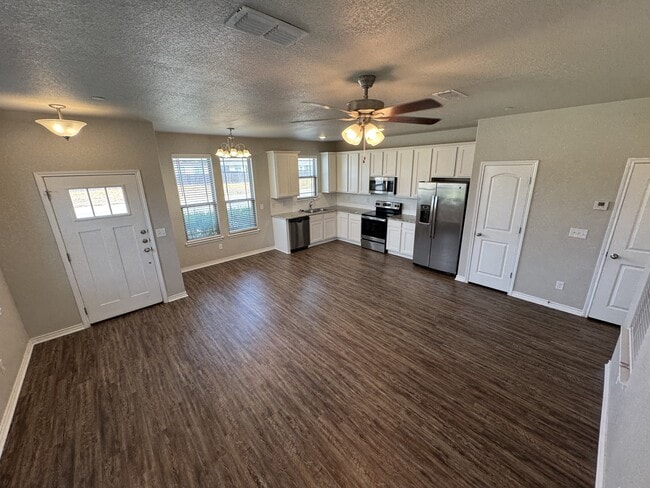 7615 Stonehollow