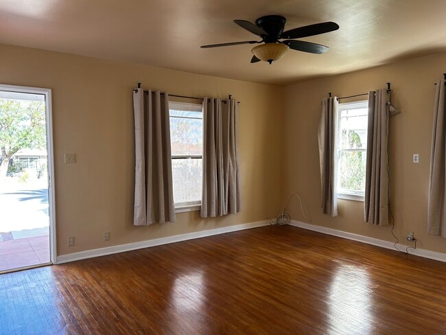 Sala de estar - 545 S Calle Santa Rosa