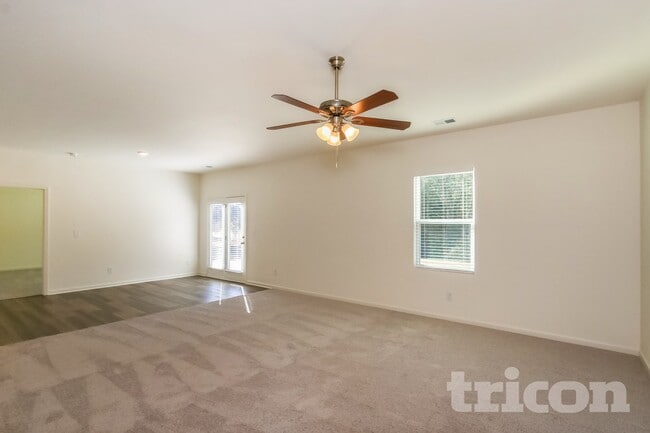 Photo - 158 Mccall Wy