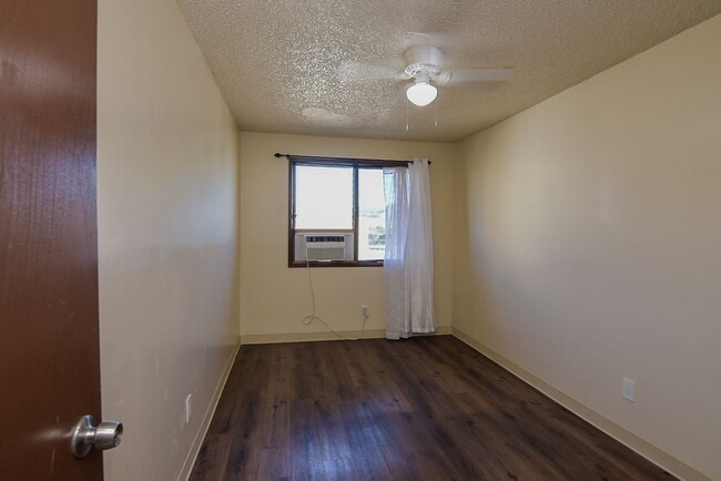 Photo - 2 Bed / 1 Bath Apartment in Salt Lake – Great Location!