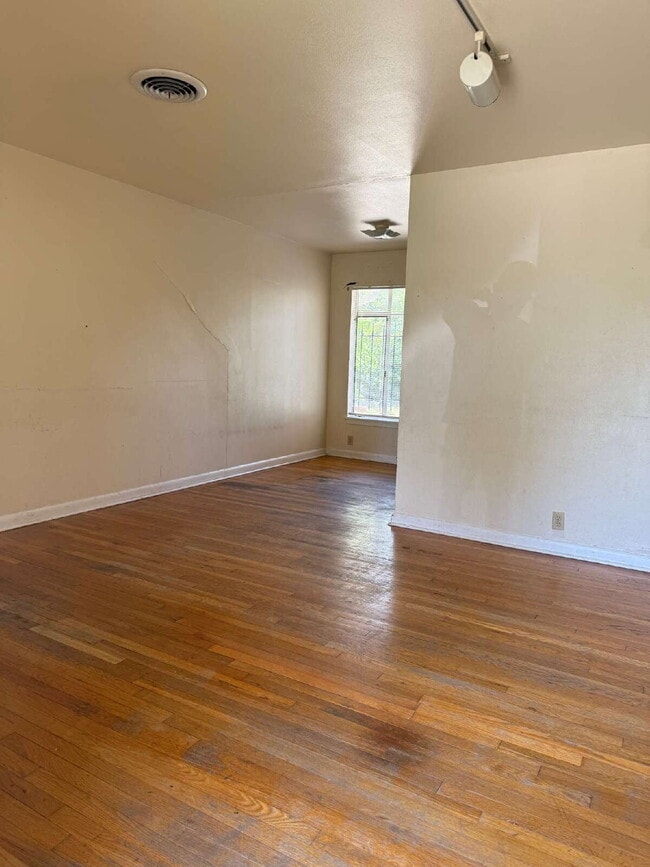 Photo - 5239 Woodbrook-