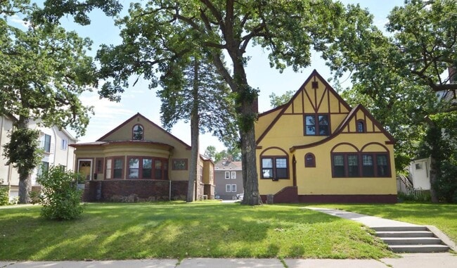 Photo - 388 3rd Ave S