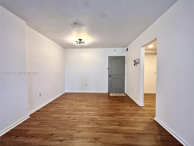 Photo - 2851 NE 183rd St Unit 414E