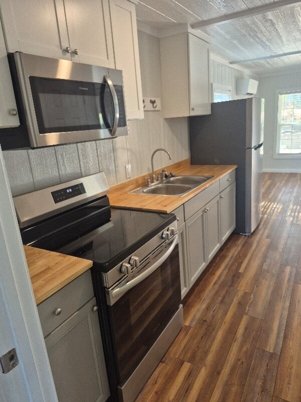 Photo - 910 Backwoods Rd