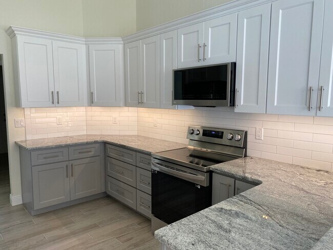 Photo - 1440 Banbury Loop North