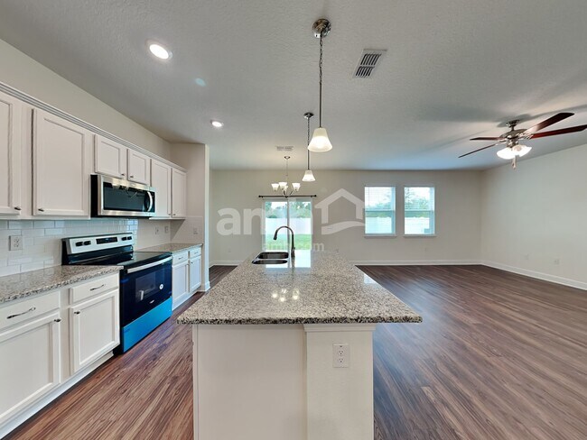 Photo - 4647 Reisswood Loop