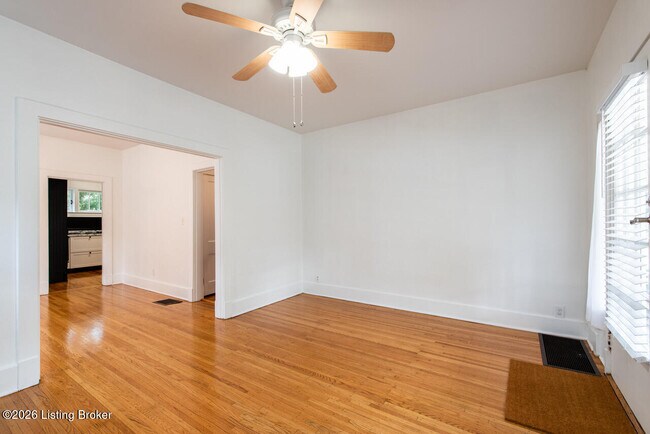 Photo - 2032 Lakeside Dr