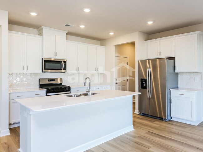 307 Granby Trl